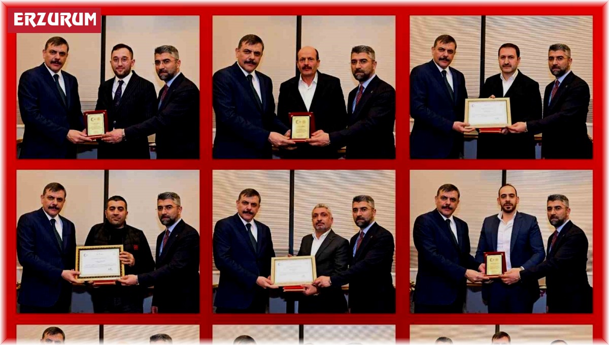 Hayırsever iş insanlarına şükran belgesi