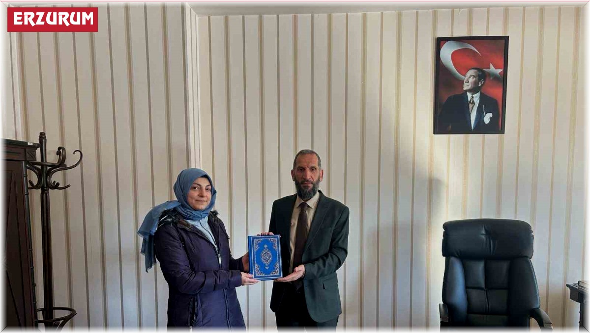 Hayırseverlerden öğrencilere Kur'an-ı Kerim hediyesi