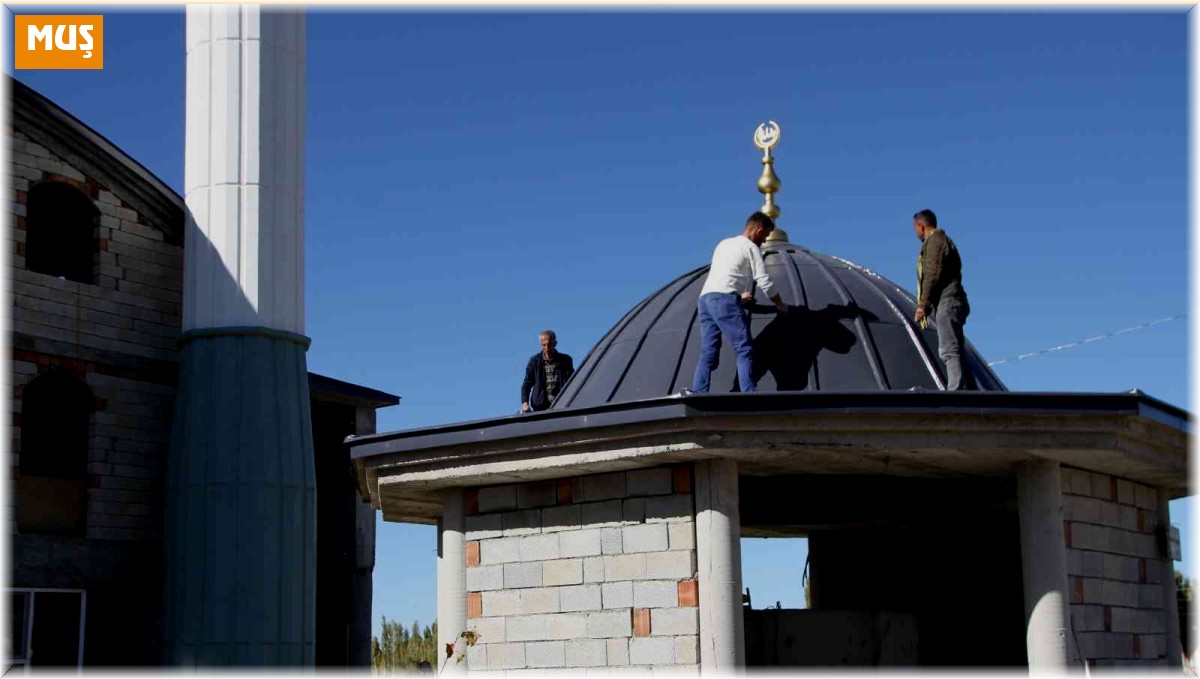 Hayırseverlerin yaptırdığı cami inşaatı devam ediyor