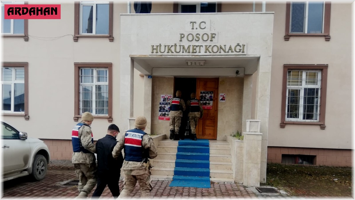 Hayvan hırsızları jandarmadan kaçamadı