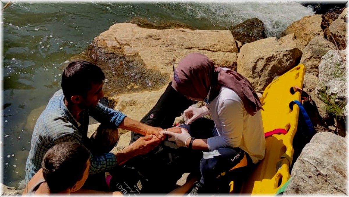 Hayvan otlatırken, 150 metre uçurumdan aşağı yuvarlandı