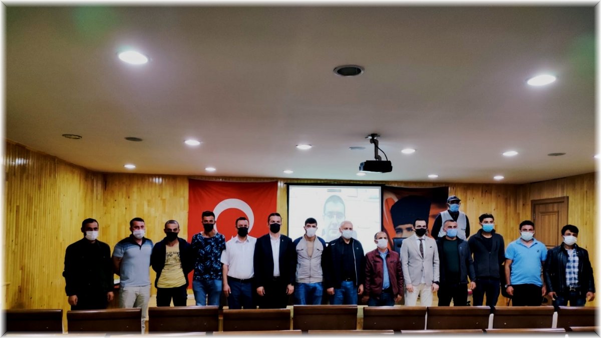 Hayvan yetiştiricilerine yönelik seminer düzenlendi