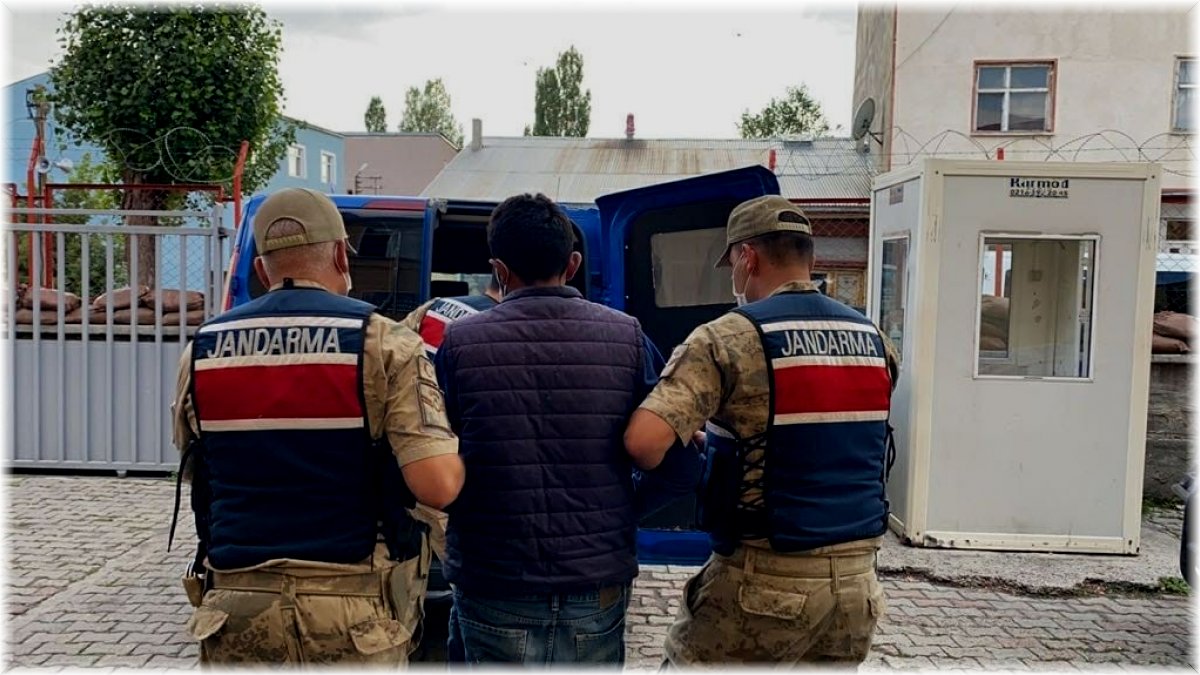 Hayvanları için topladığı kışlık otları ateşe veren zanlı tutuklandı