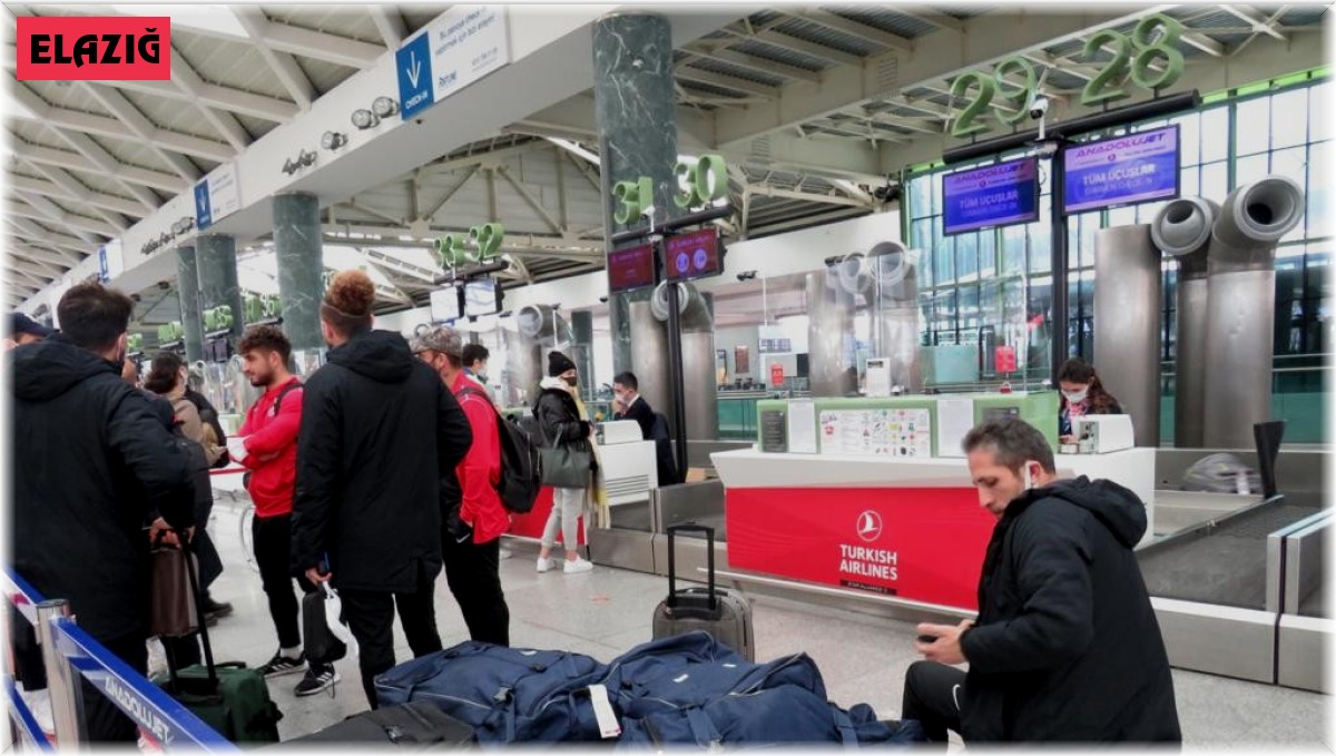 HD Elazığ Karakoçan, İzmir'den dönemiyor