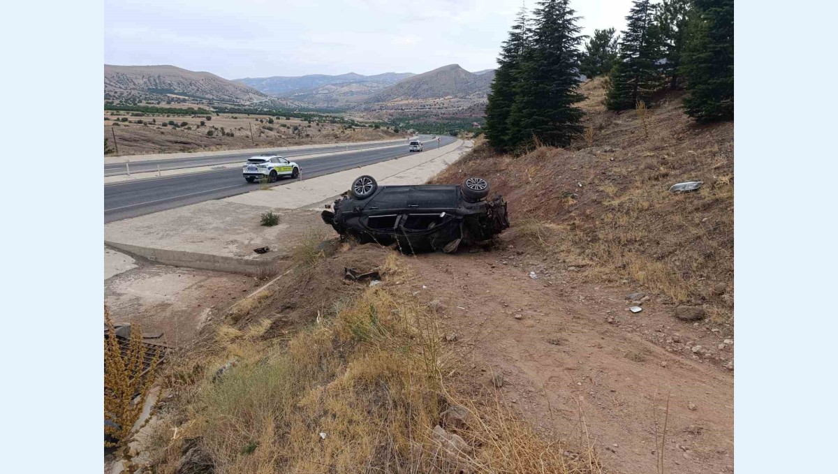 Hekimhan'da otomobil drenaj kanalına düştü: 1 yaralı