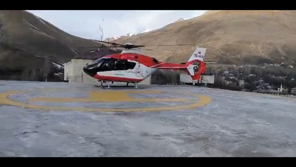 Helikopter ambulans 22 yaşındaki hasta için havalandı