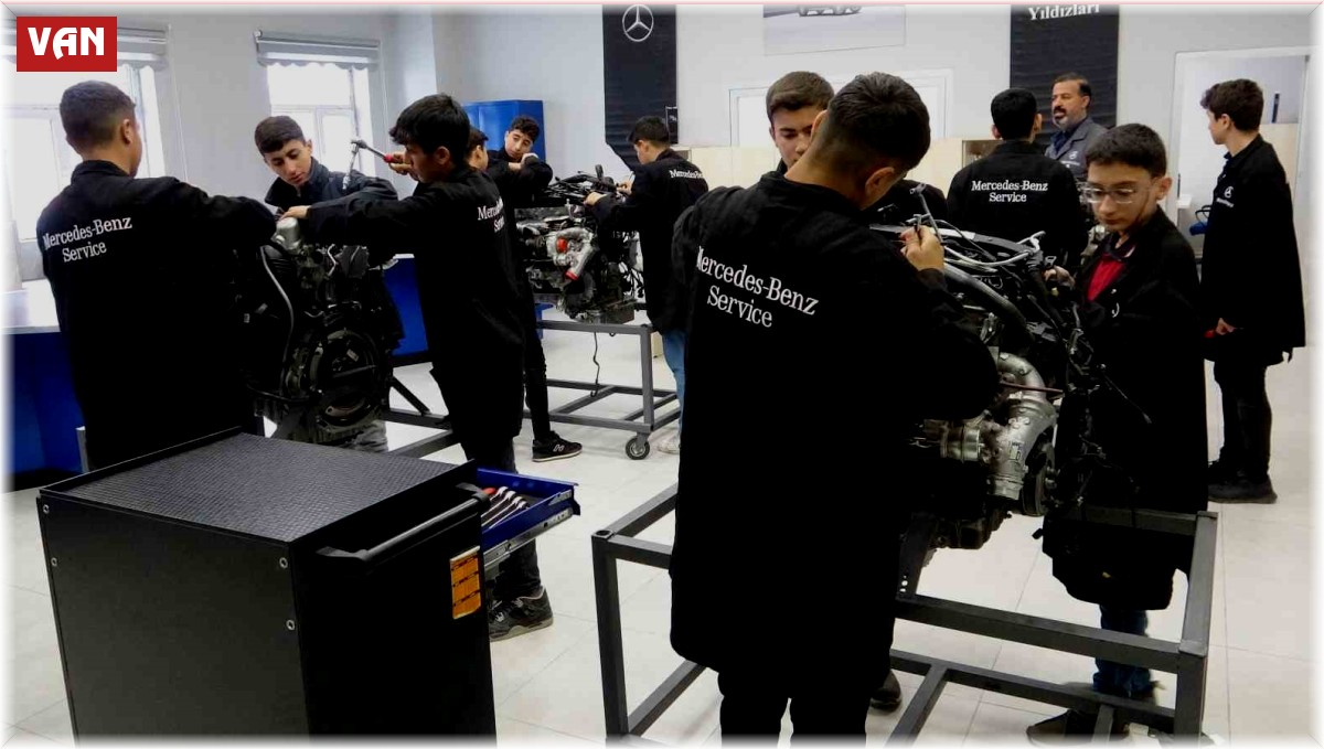 Hem eğitim görüyorlar hem de iş sahibi oluyorlar