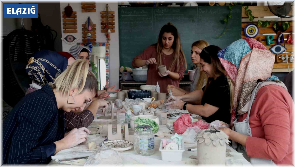 Hem stres atıyor hem de meslek öğreniyorlar