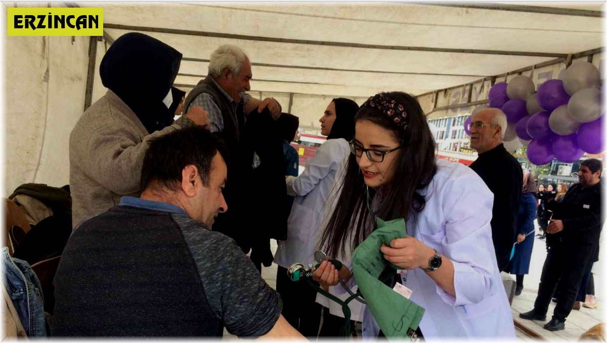 Hemşire adayları vatandaşları "inme" konusunda bilgilendirdi