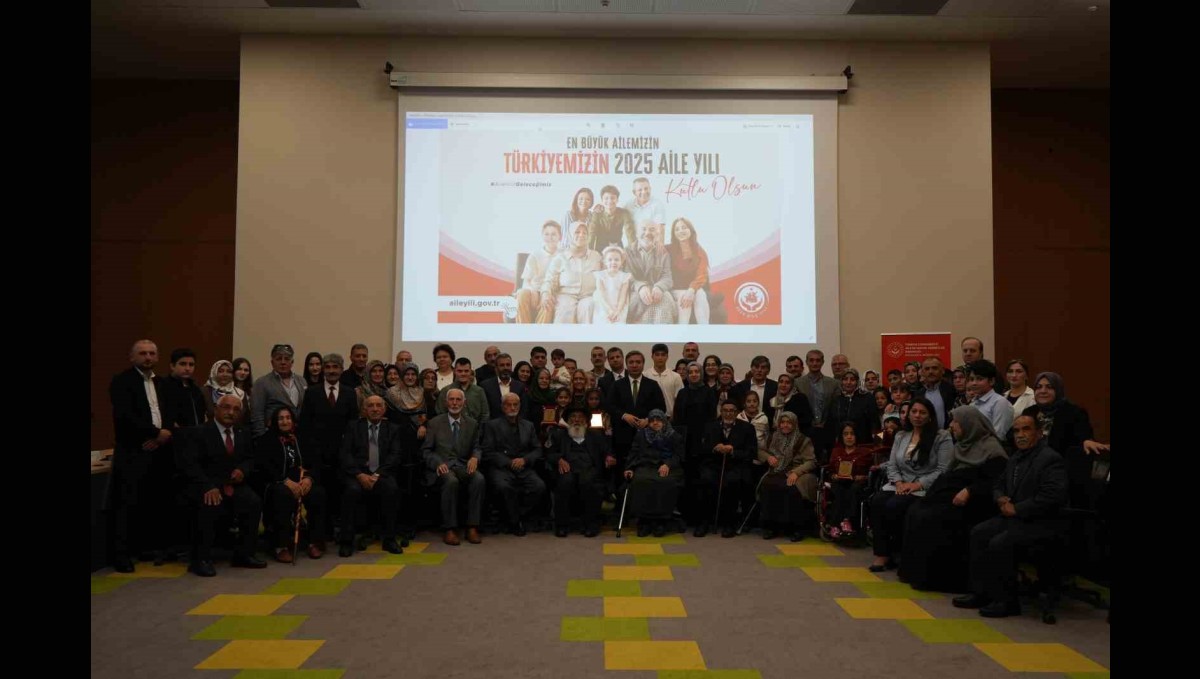 Her aile ayrı bir hikaye: 24 örnek aileye şilt takdim edildi