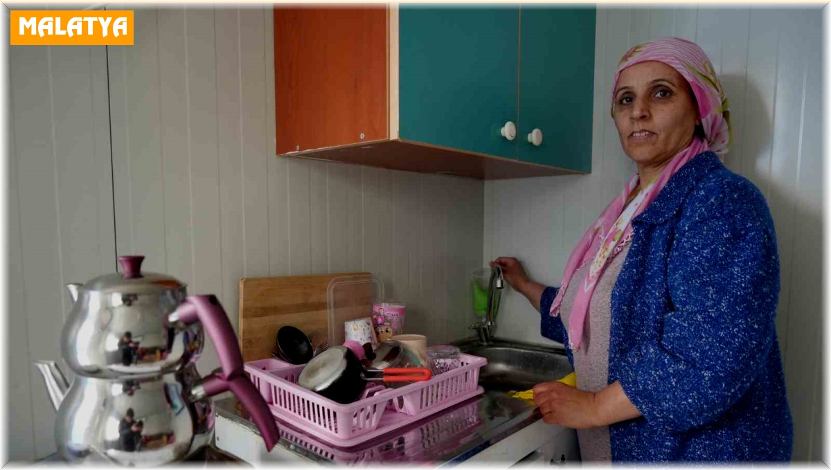 Her gece deprem olacak korkusuyla uyuyor