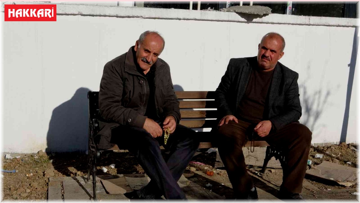 Her sene 1 metre karın olduğu Yüksekova'da bu sene bahar yaşanıyor