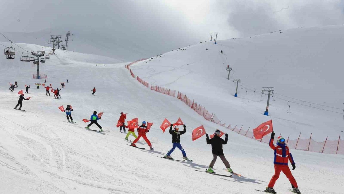 Hesarek Kayak Merkezi'nde ziyaretçi yoğunluğu