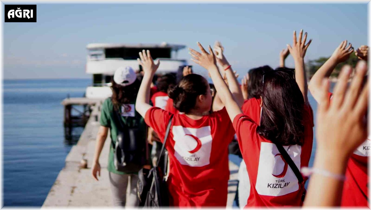 Heybeliada, yetim çocuklara kucak açtı