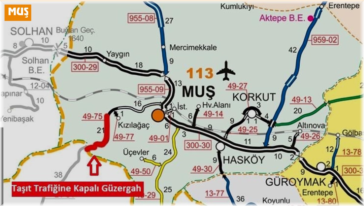 Heyelan meydana gelen yol kısa sürede trafiğe açıldı