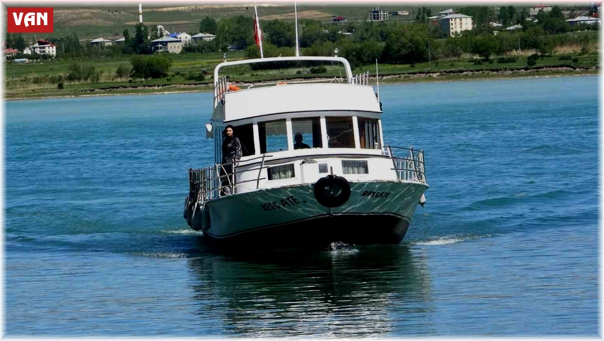 Hilton'dan Van Gölü'nde tekne turu keyfi