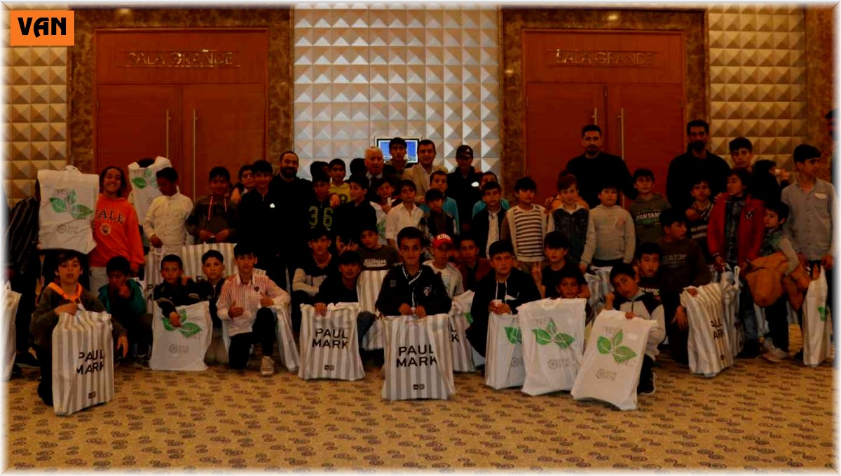 Hilton Hotel'inden sokakta çalışan çocuklara iftar