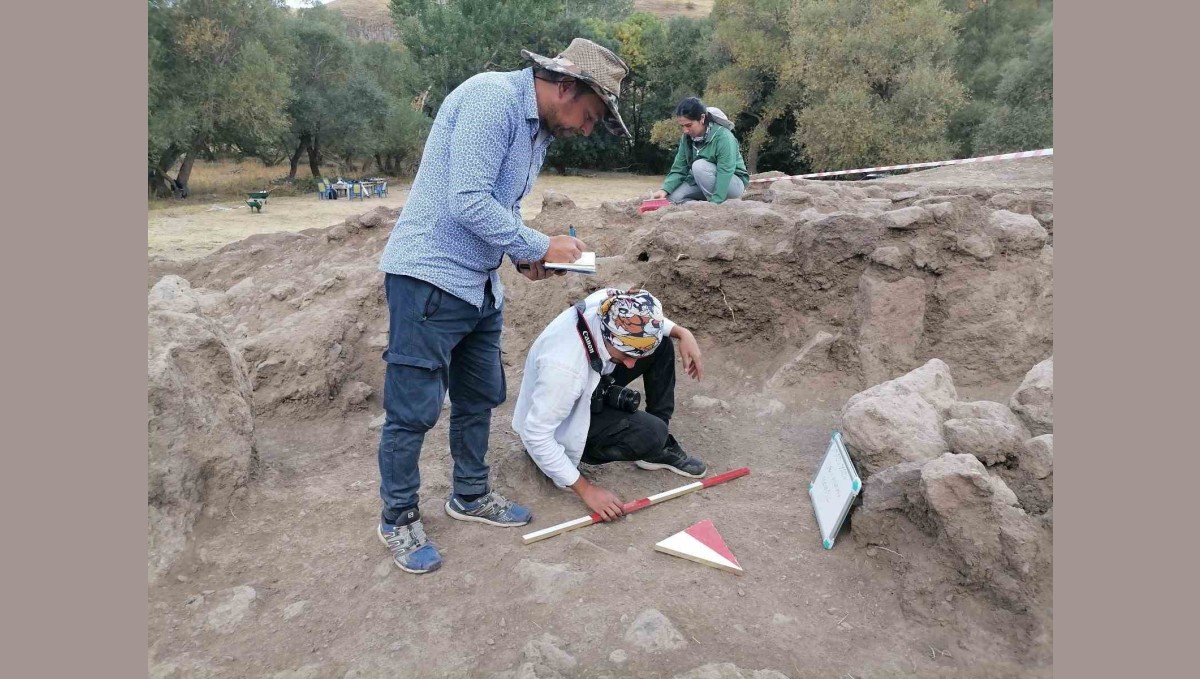 Hınıs'ta 5 bin yıllık tarih gün yüzüne çıkarılıyor