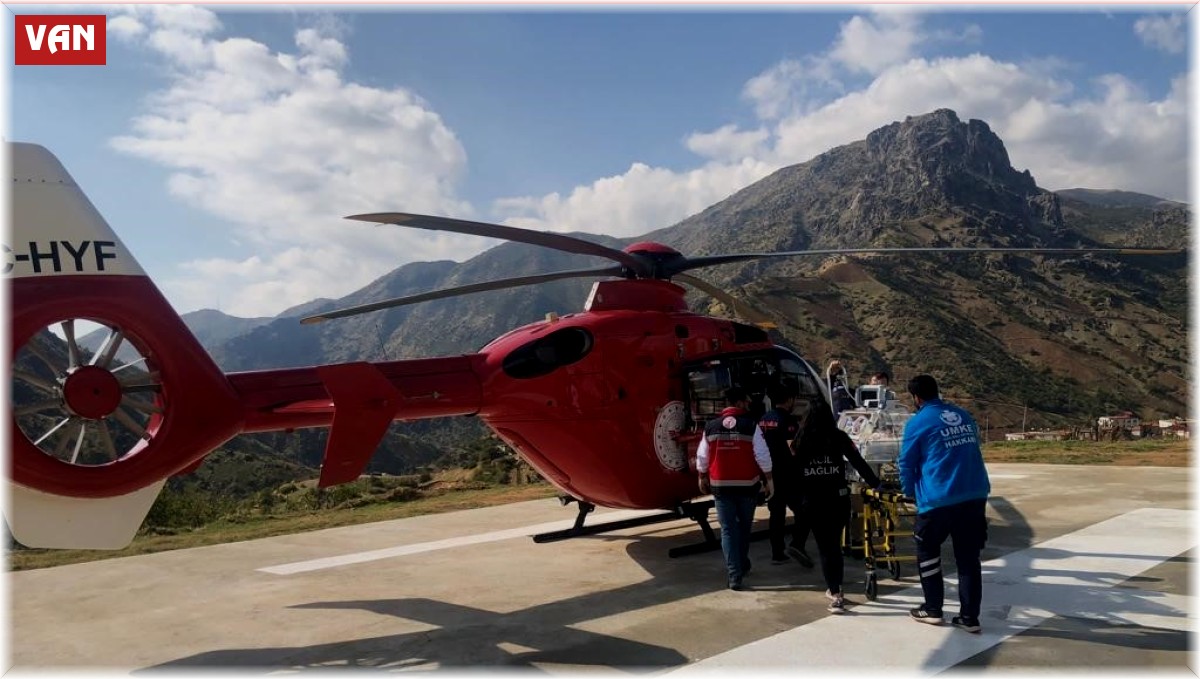 Hipotermi geçiren bebek için helikopter havalandı