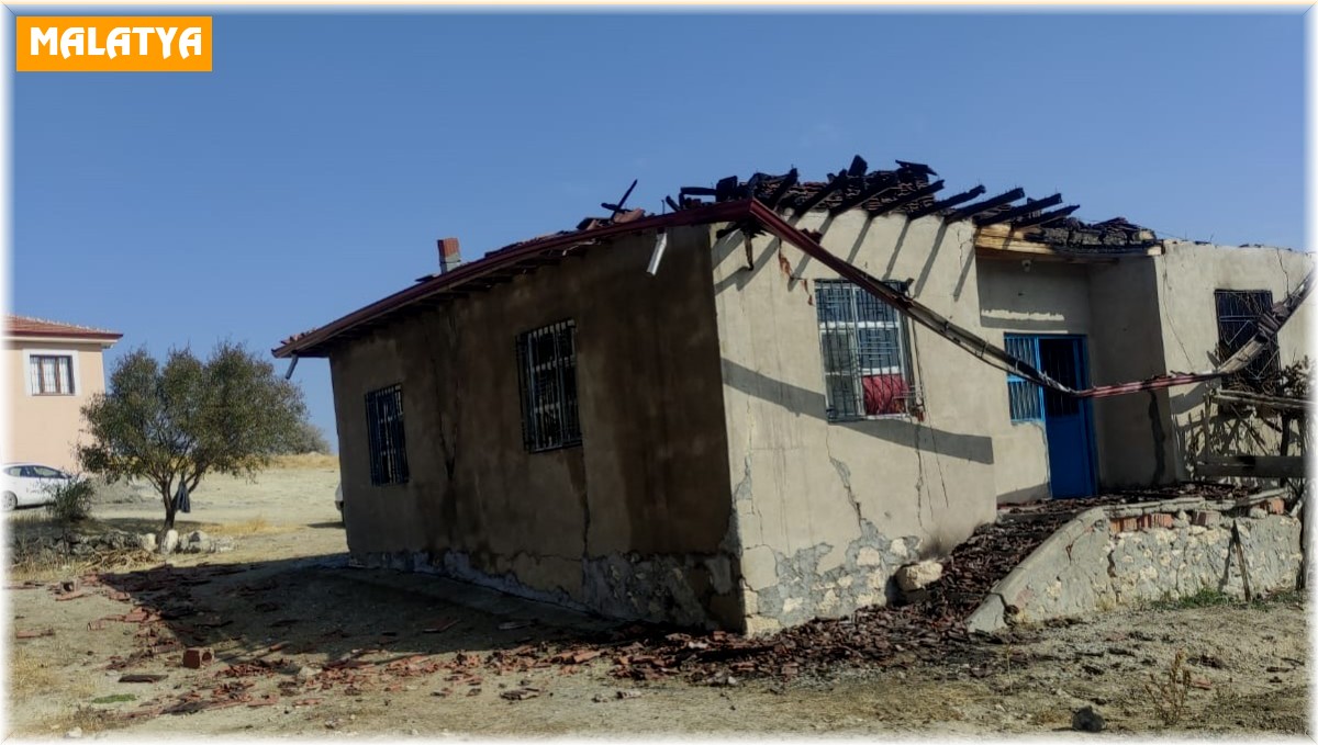 Hırsız girdiği evi yaktı