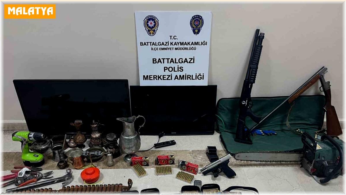 Hırsız saklandığı elbise dolabında yakayı ele verdi