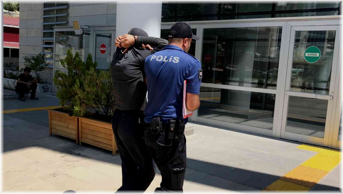 Hırsızlık için girdikleri iş yerinde suçüstü yakalanan 2 şüpheli gözaltına alındı
