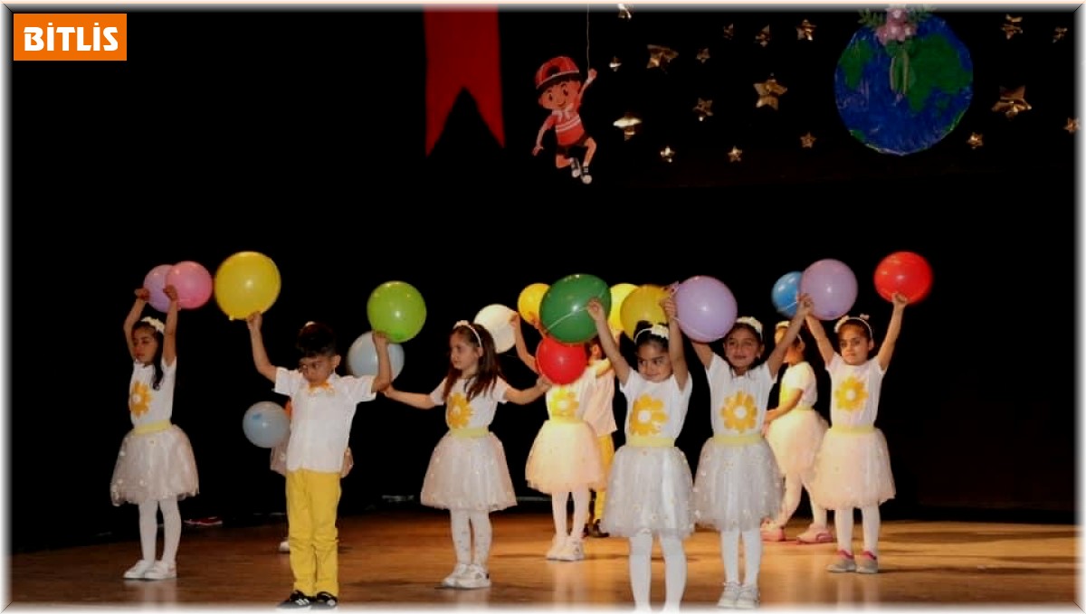 Hizan'da 23 Nisan coşkuyla kutlandı