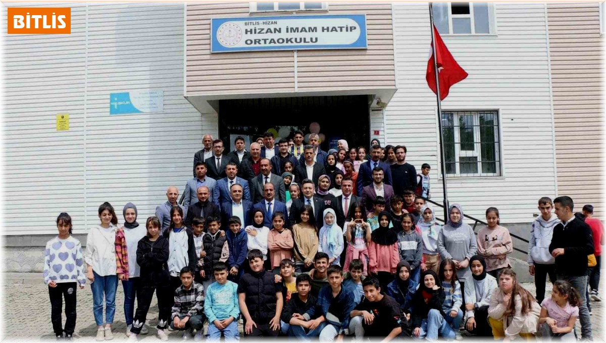 Hizan'da 'Bilim Fuarı' sergisi açıldı