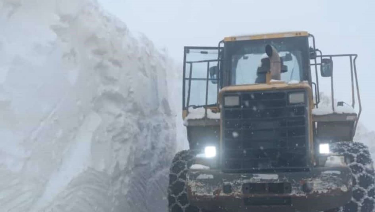Hizan'da çığ tehlikesi nedeniyle karla mücadele çalışmaları durduruldu
