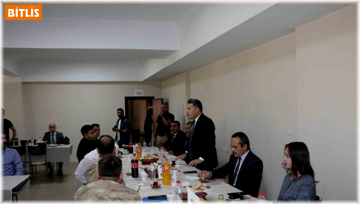 Hizan'da gaziler onuruna yemek programı düzenlendi