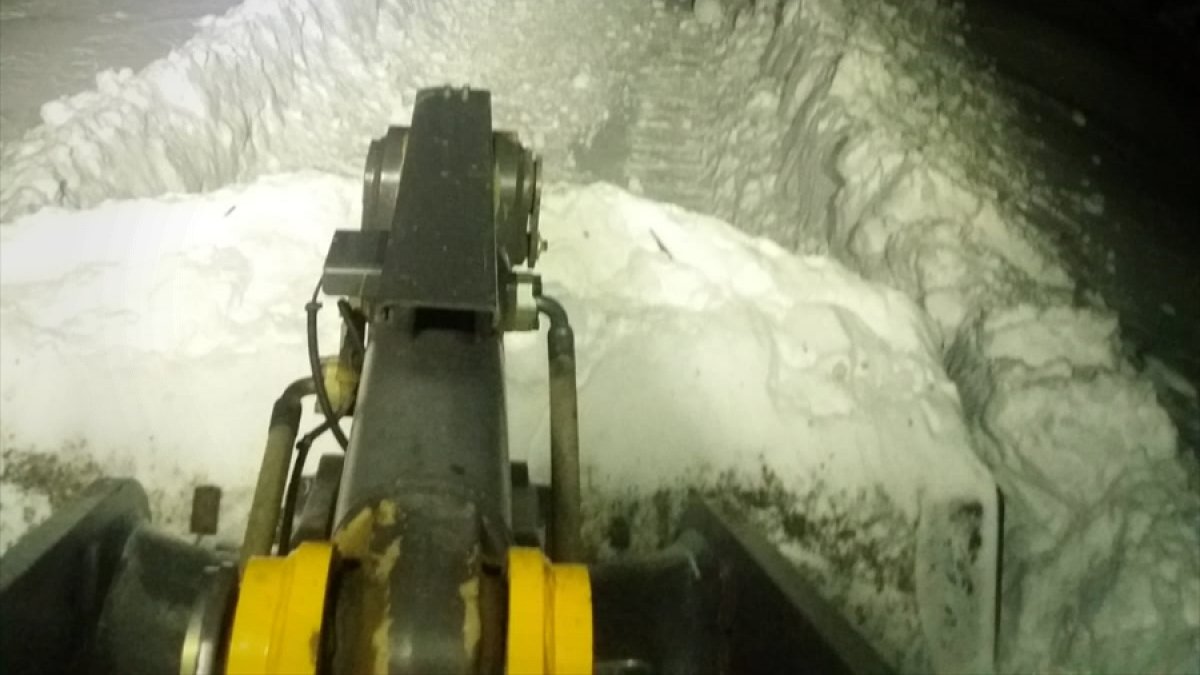 Hizan'da kar nedeniyle mahsur kalan 5 hastanın imdadına ekipler yetişti