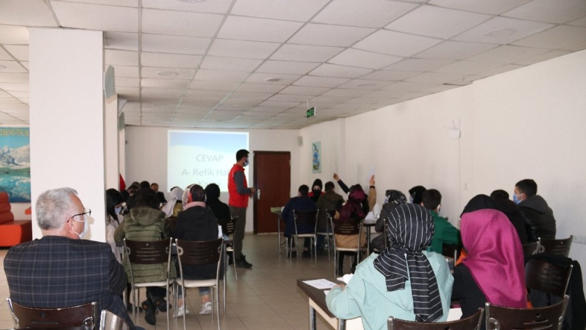 Hizan'da 'Liseler Arası Bilgi Yarışması' düzenlendi