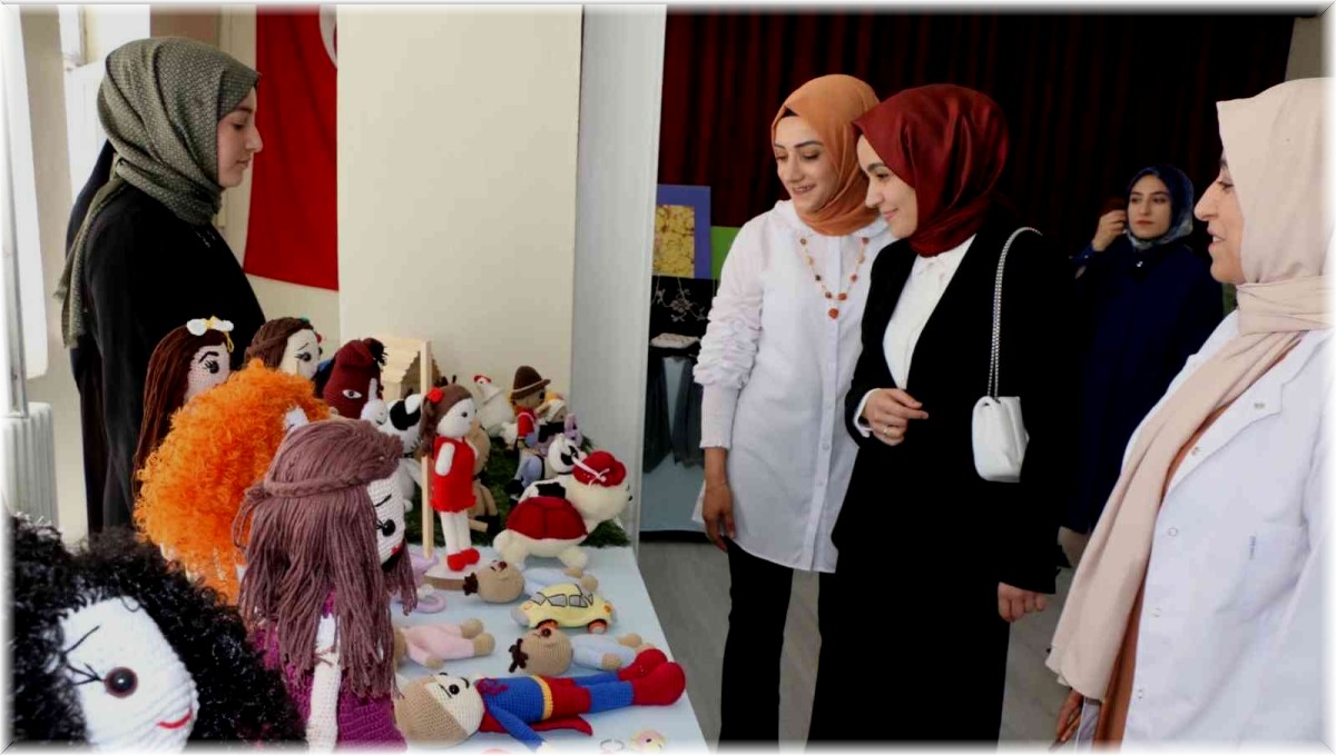 Hizan'da yılsonu sergisi