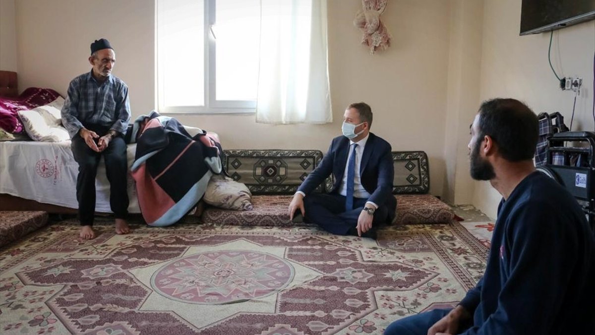 Hizan Kaymakamı Yelek, ev ziyaretlerini sürdürüyor