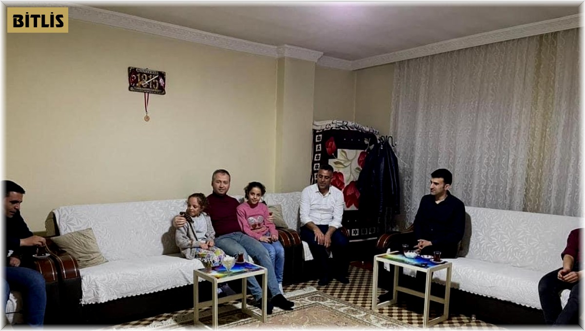 Hizan Kaymakamı Yelek, iftarını şehit ailesi ile birlikte açtı