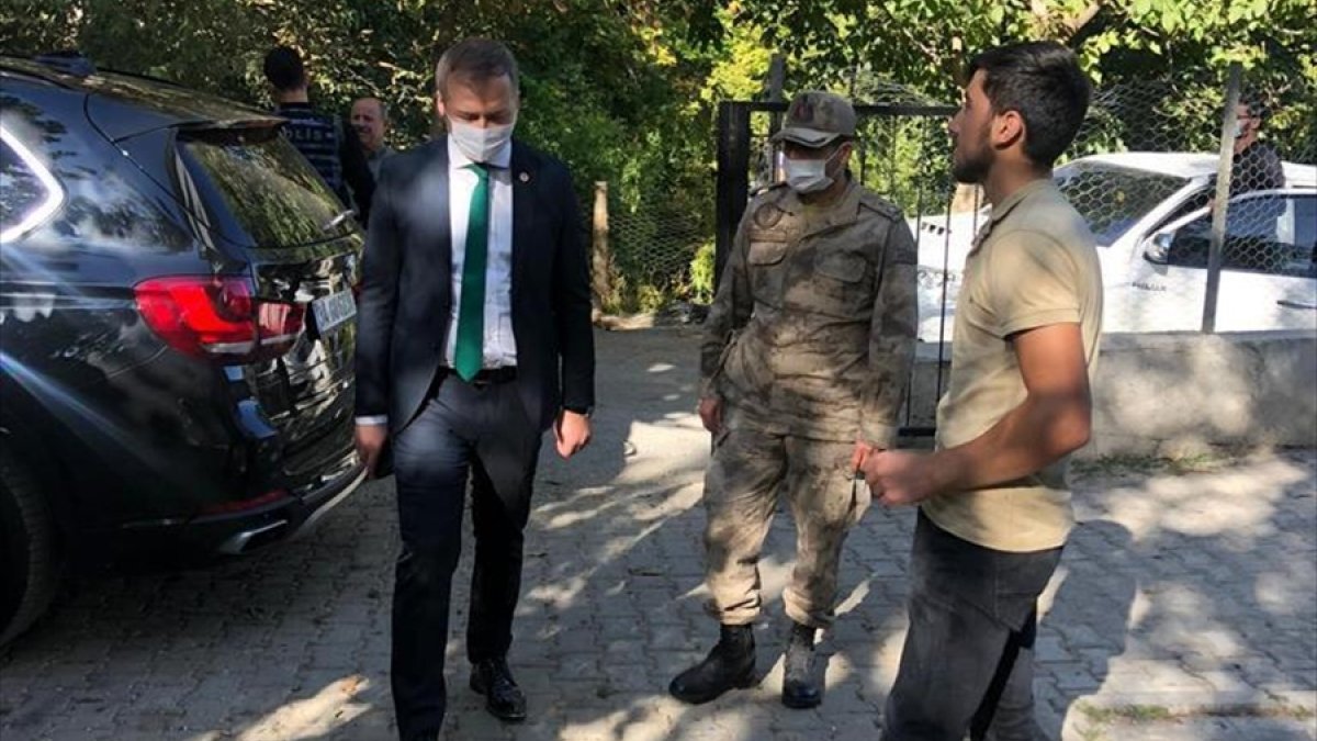 Hizan Kaymakamı Yelek'ten köy okullarına ziyaret