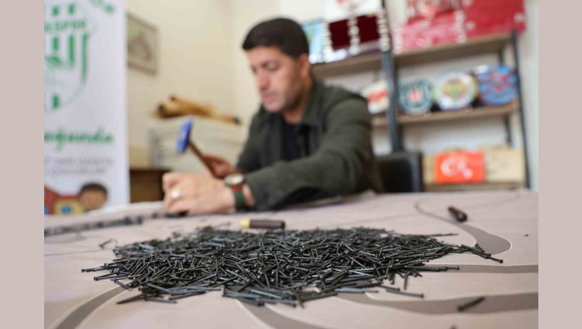 Hobisini sanata dönüştürdü, 500'ü aşkın eseriyle Türkiye'nin sayılı filografi ustalarından biri oldu