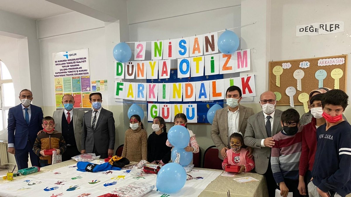 Horasan'da Otizm farkındalık etkinliği