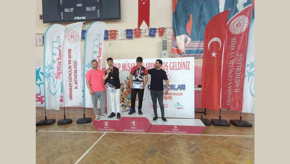 Horasanlı bilek güreşçilerin başarısı