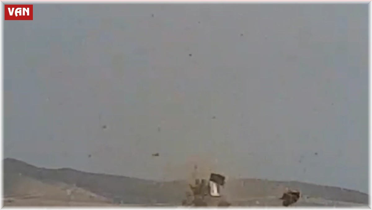 Hortum 4 ahırın çatısını kağıt gibi savurdu