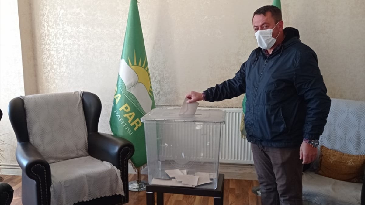 HÜDA PAR Van İl Başkanı Sayğın güven tazeledi