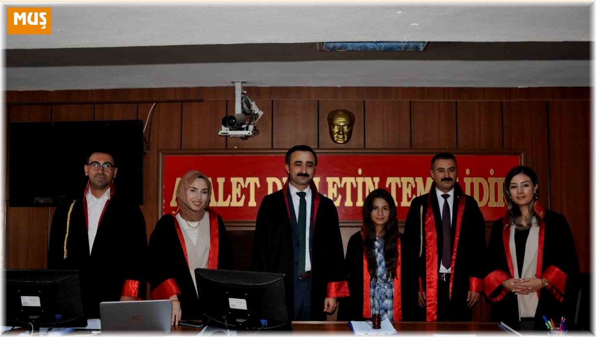 Hukukçu olmak isteyen küçük Rabia adliyeyi gezdi