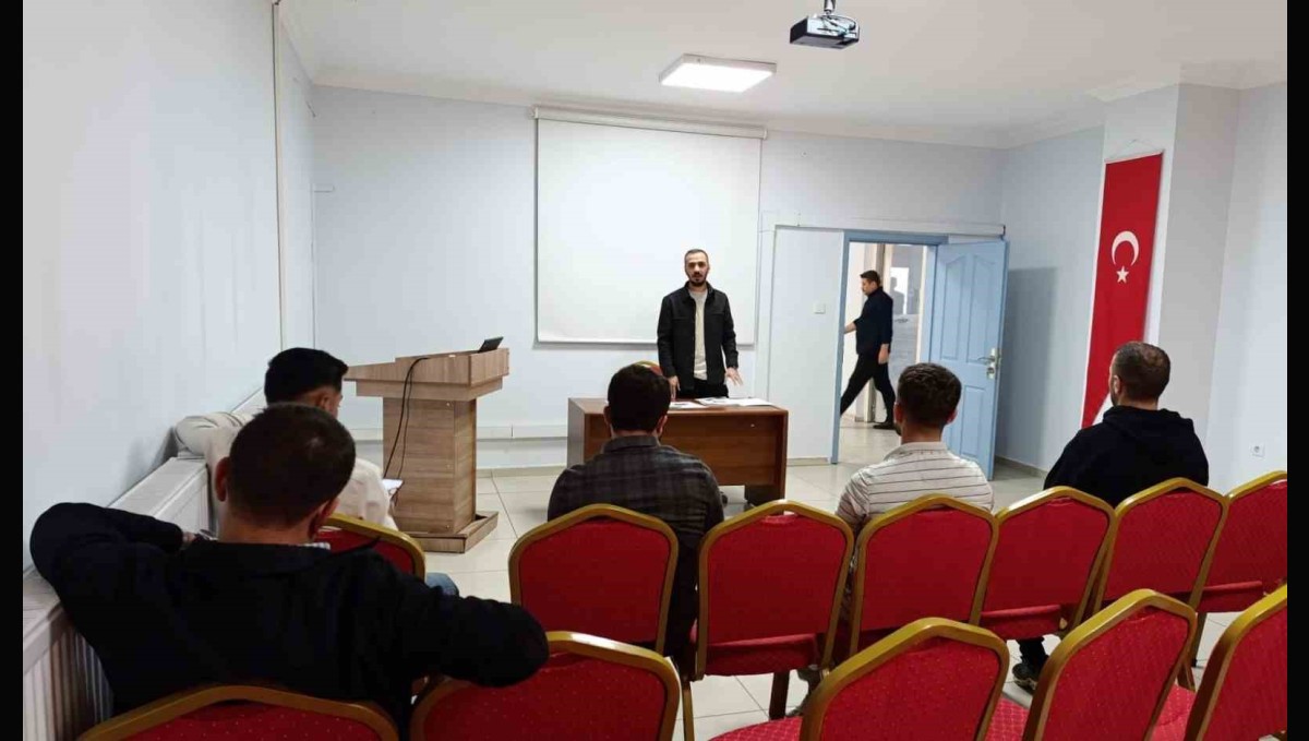 Hükümlülere "Sosyal Uyum Süreci Danışmanlığı" hakkında bilgilendirme yapıldı