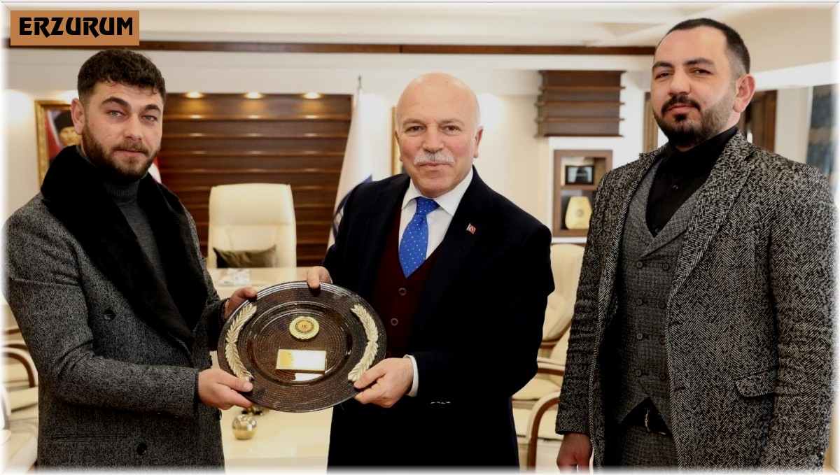 Hurdacılar Sitesi Derneğinden Başkan Sekmen'e teşekkür ziyareti