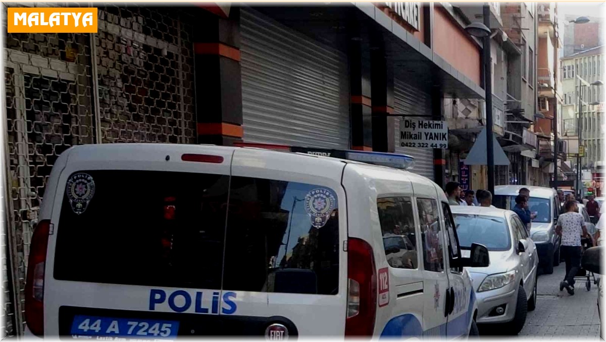 Husumetli gençlerin kavgası kanlı bitti