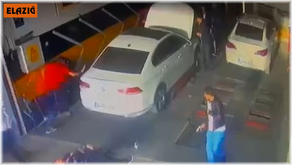 Husumetlisini silahla kafasından vurup, yanındaki kişiyi darp etmişti, o anlar güvenlik kamerasına yansıdı