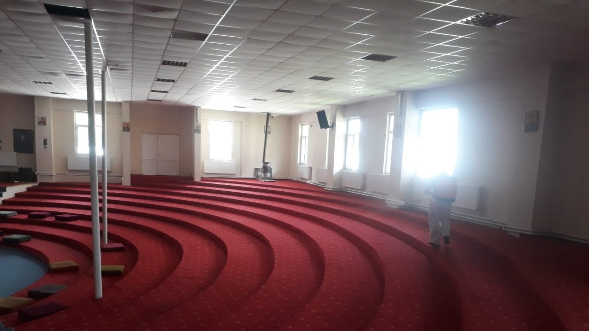 İbadethanelerin dezenfekte çalışmaları devam ediyor