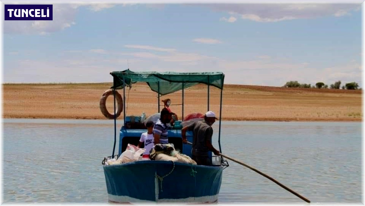 İç sularda balık avı yasağı başladı, balıkçılar teknelerini karaya çekti