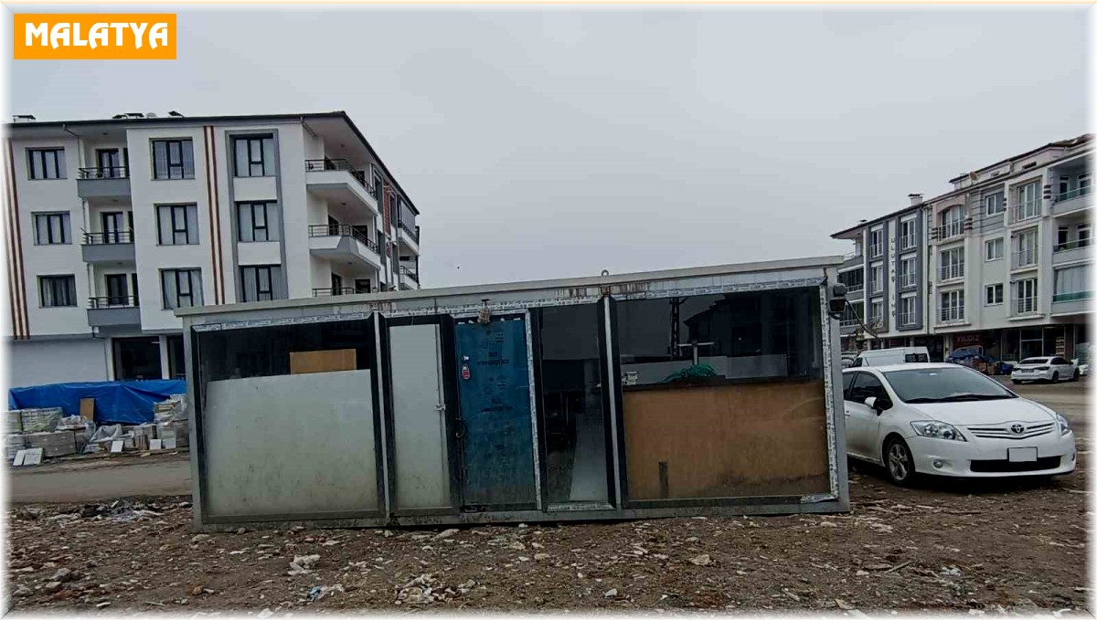 İçerisinde 2 milyonluk medikal malzemenin bulunduğu konteyneri vinçle çaldılar