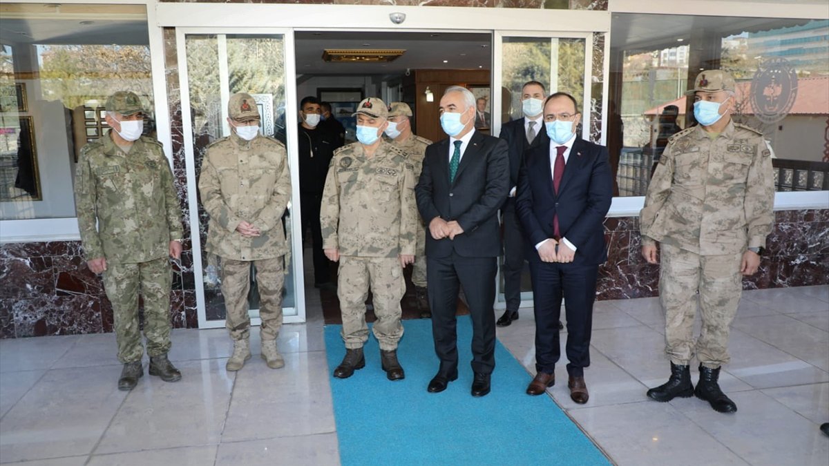 İçişleri Bakan Yardımcısı Ersoy ve Jandarma Genel Komutanı Çetin, Elazığ'da ziyaretlerde bulundu